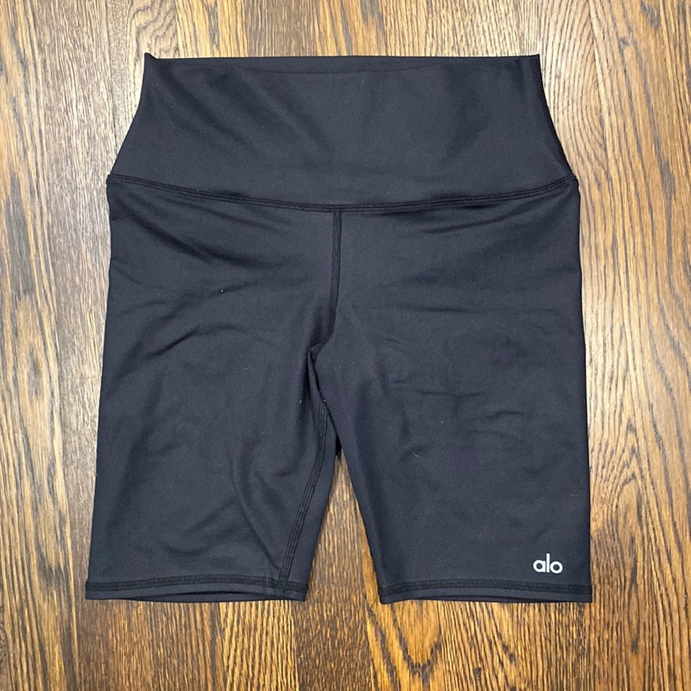 Alo yoga bike shorts